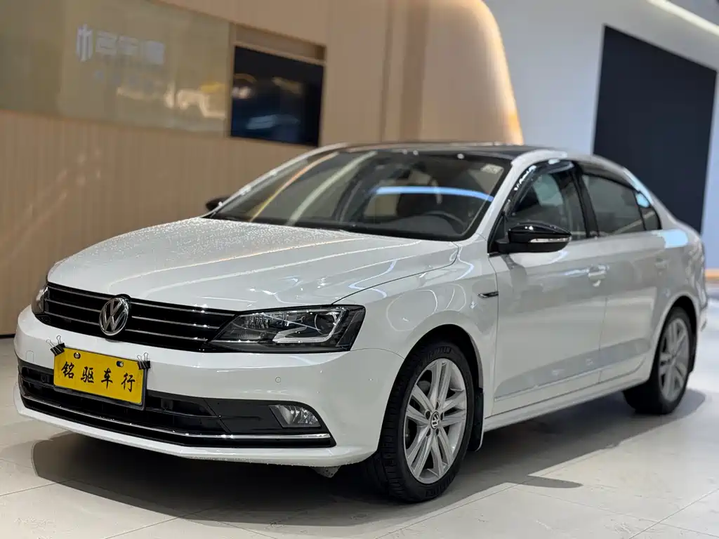 Volkswagen Sagitar 2018