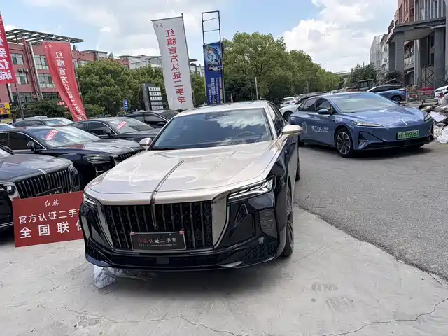 2025 Hongqi H9
