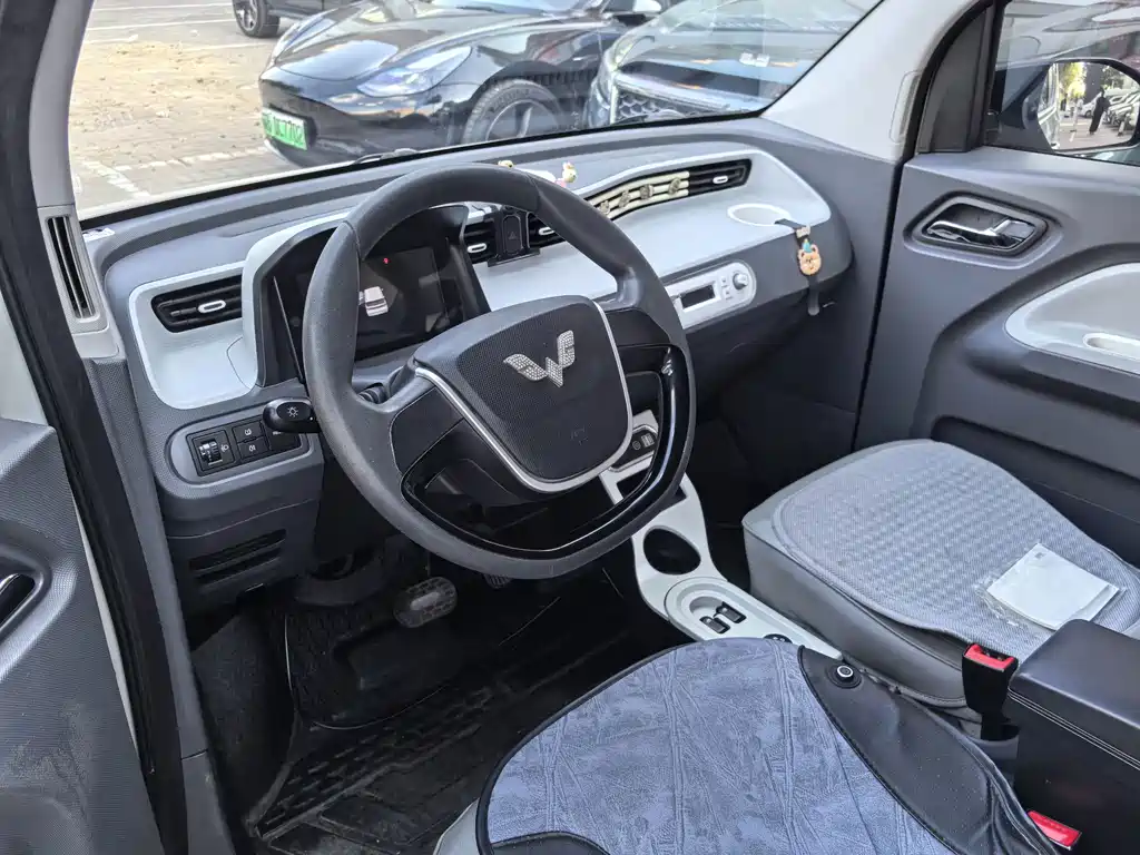 Wuling MINIEV — миниатюра 4