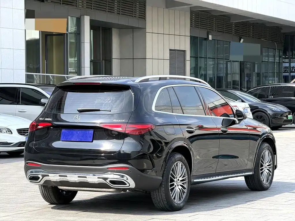 Mercedes-Benz GLC 2023 GLC 300 L 4MATIC 5 мест