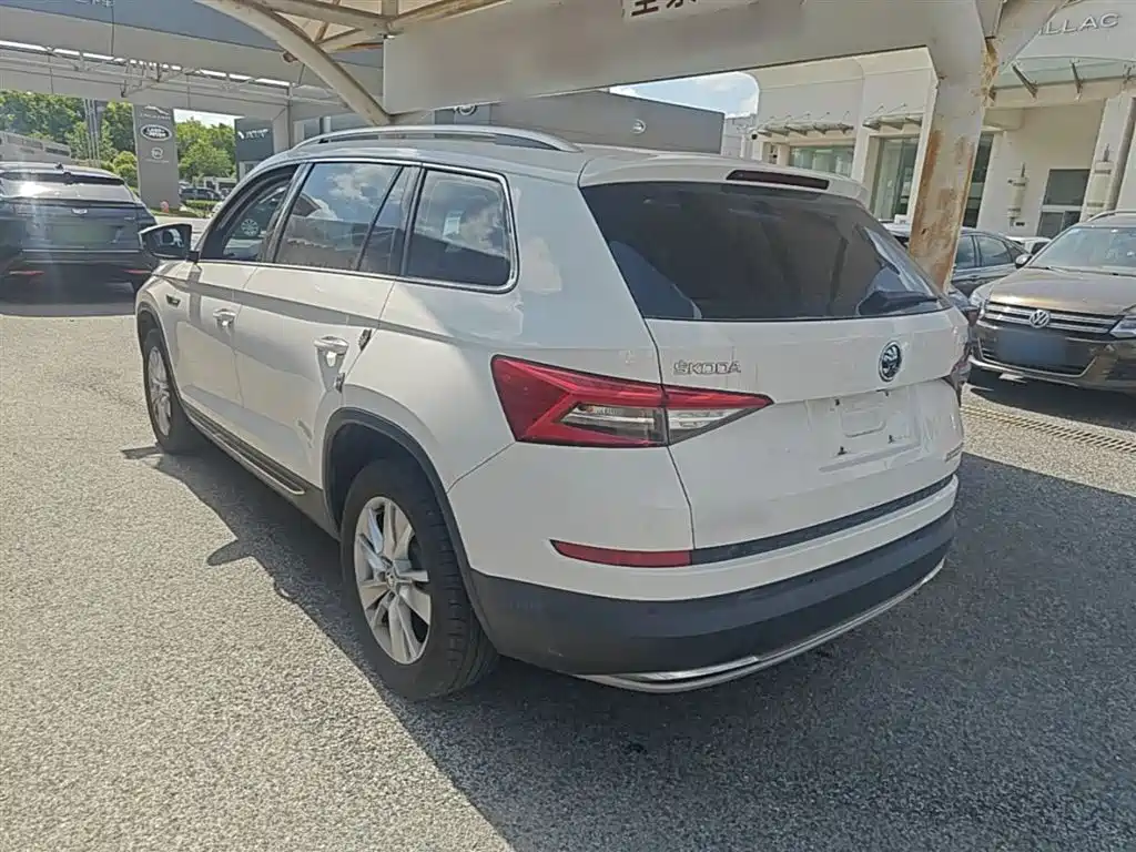 Skoda Kodiaq 2017 TSI330 7 мест Luxury