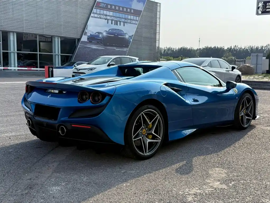 Ferrari F8 — миниатюра 11