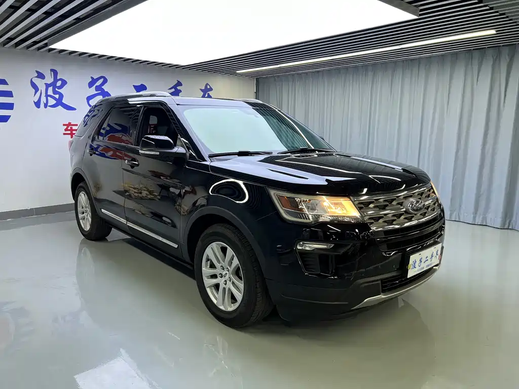 Ford Explorer (Import) — миниатюра 3