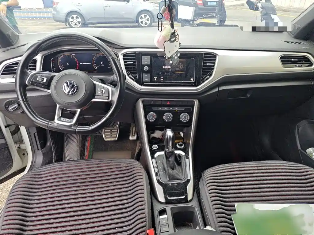 Volkswagen T-Roc — миниатюра 13