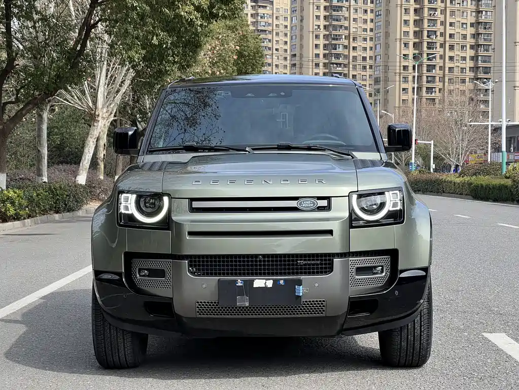 LAND ROVER DEFENDER
