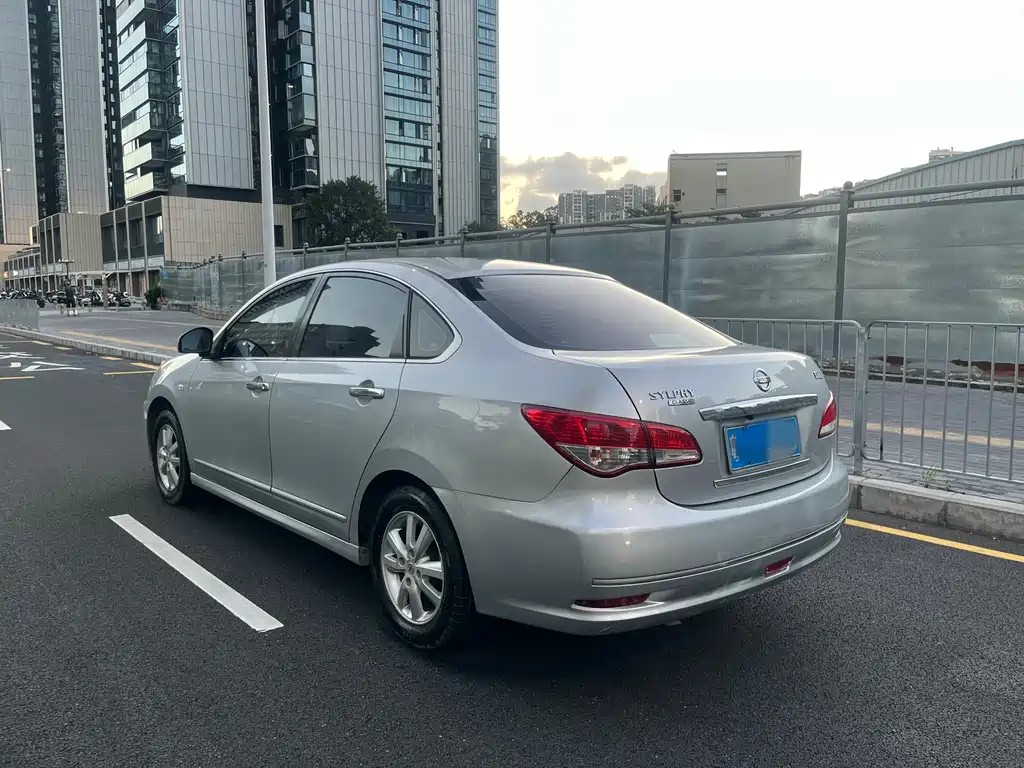Nissan Sylphy 2016 1.6XE AT Lead
