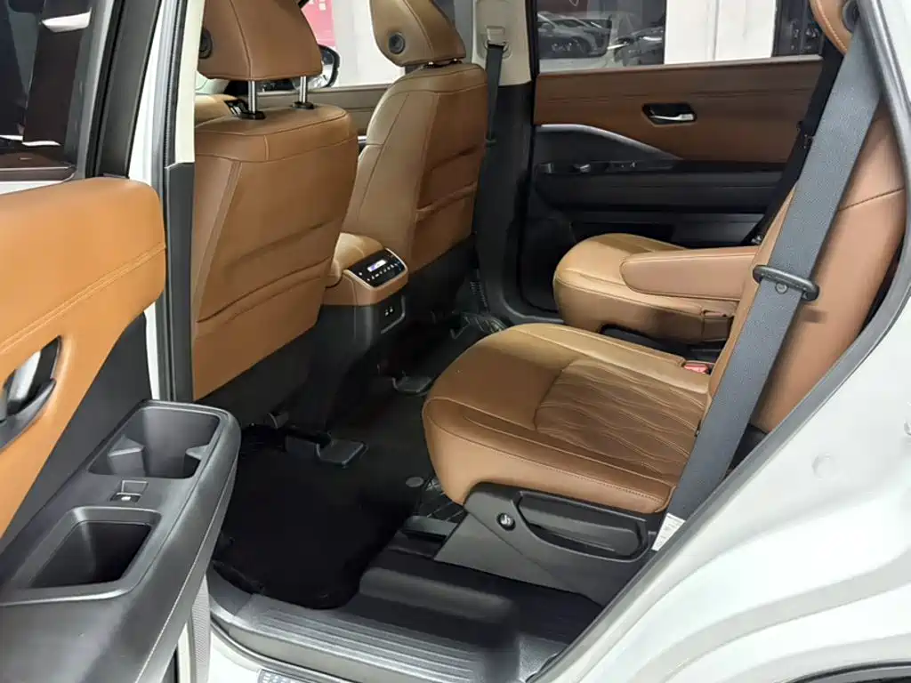 Nissan Teramont — миниатюра 14