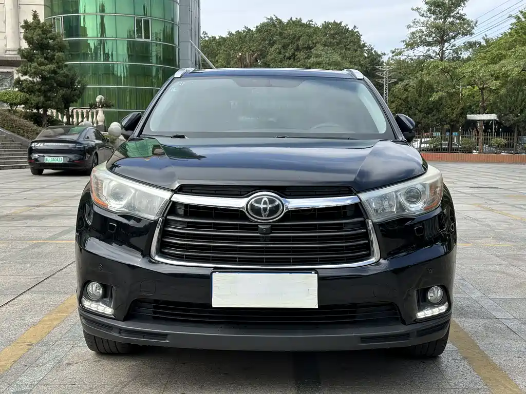 TOYOTA HIGHLANDER