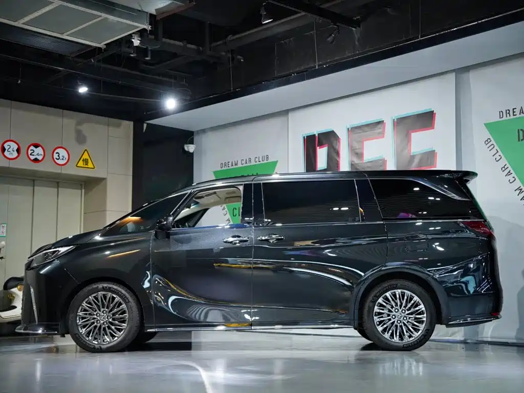 Lexus LM — миниатюра 2
