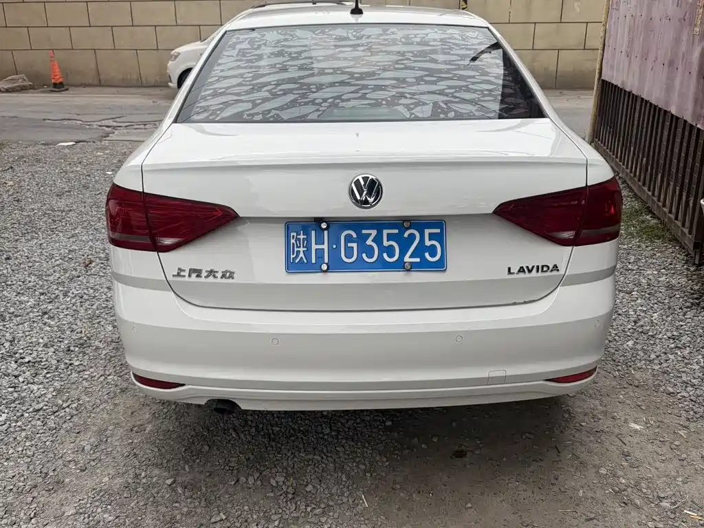 Volkswagen Lavida — миниатюра 7