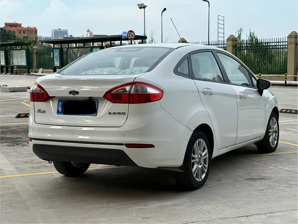 Ford Fiesta — миниатюра 5