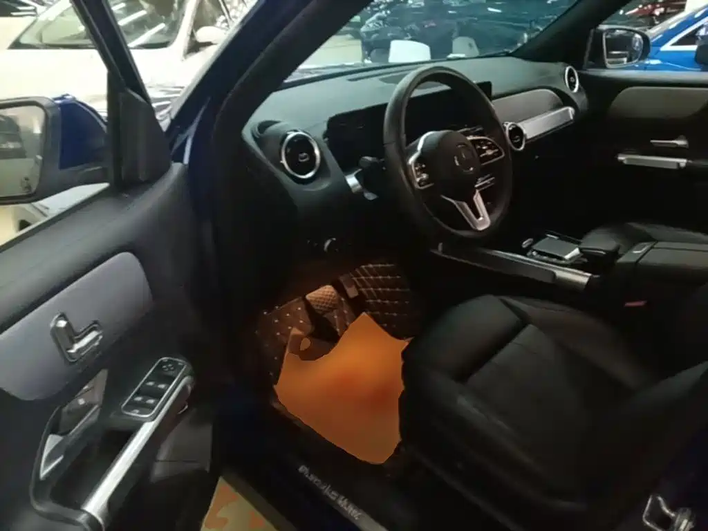 Mercedes-Benz GLB — миниатюра 16