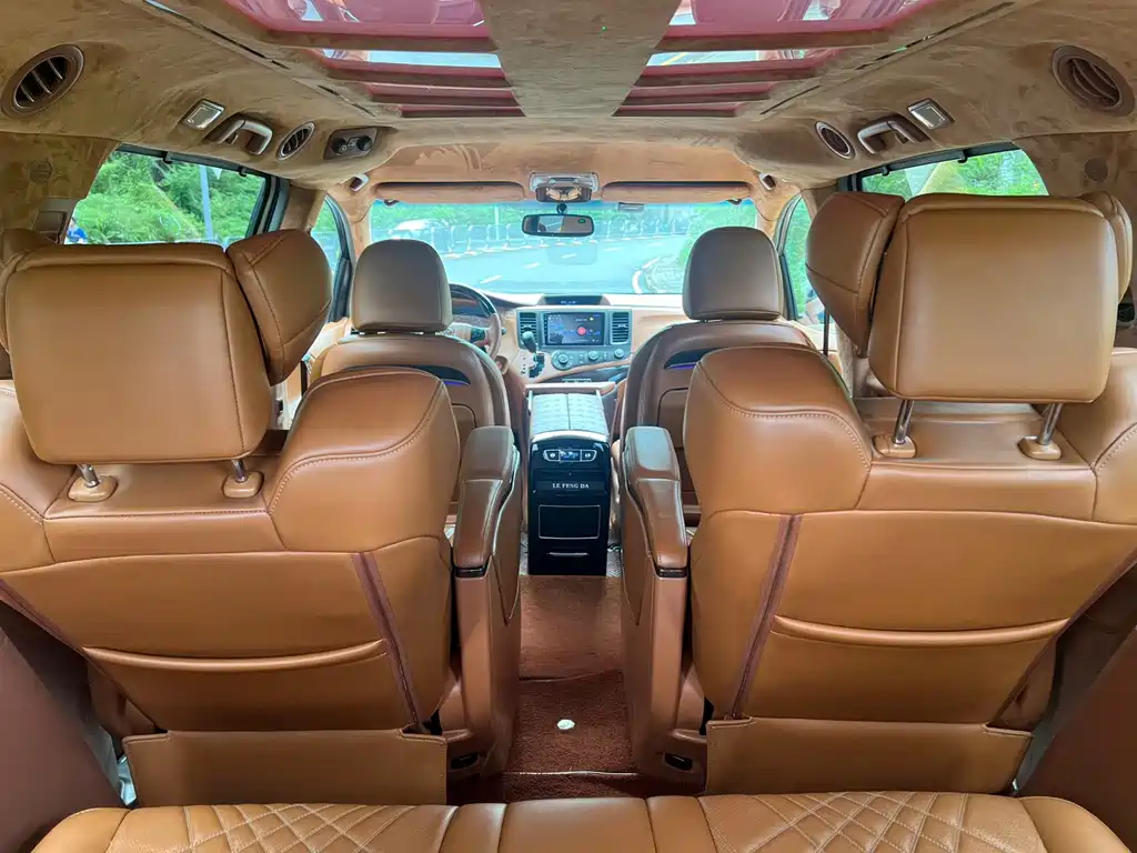 Toyota Sienna — миниатюра 13