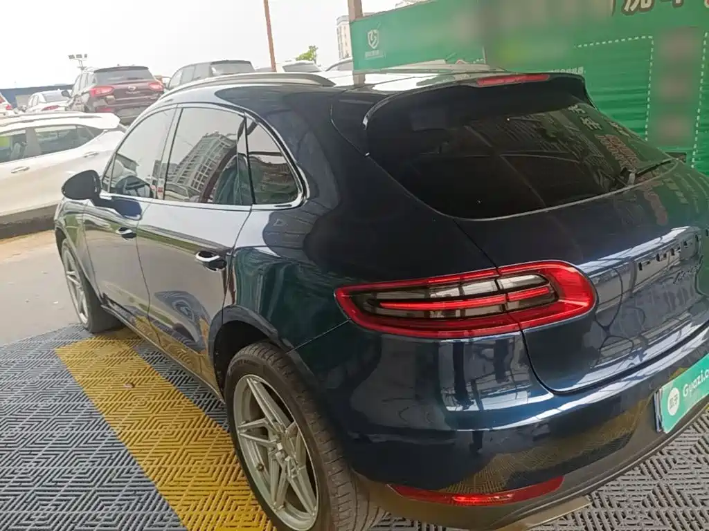 Porsche Macan — миниатюра 5