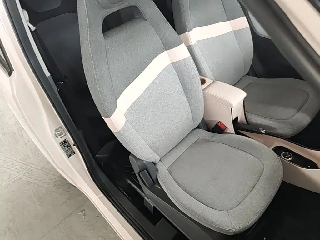 Wuling MINIEV — миниатюра 25