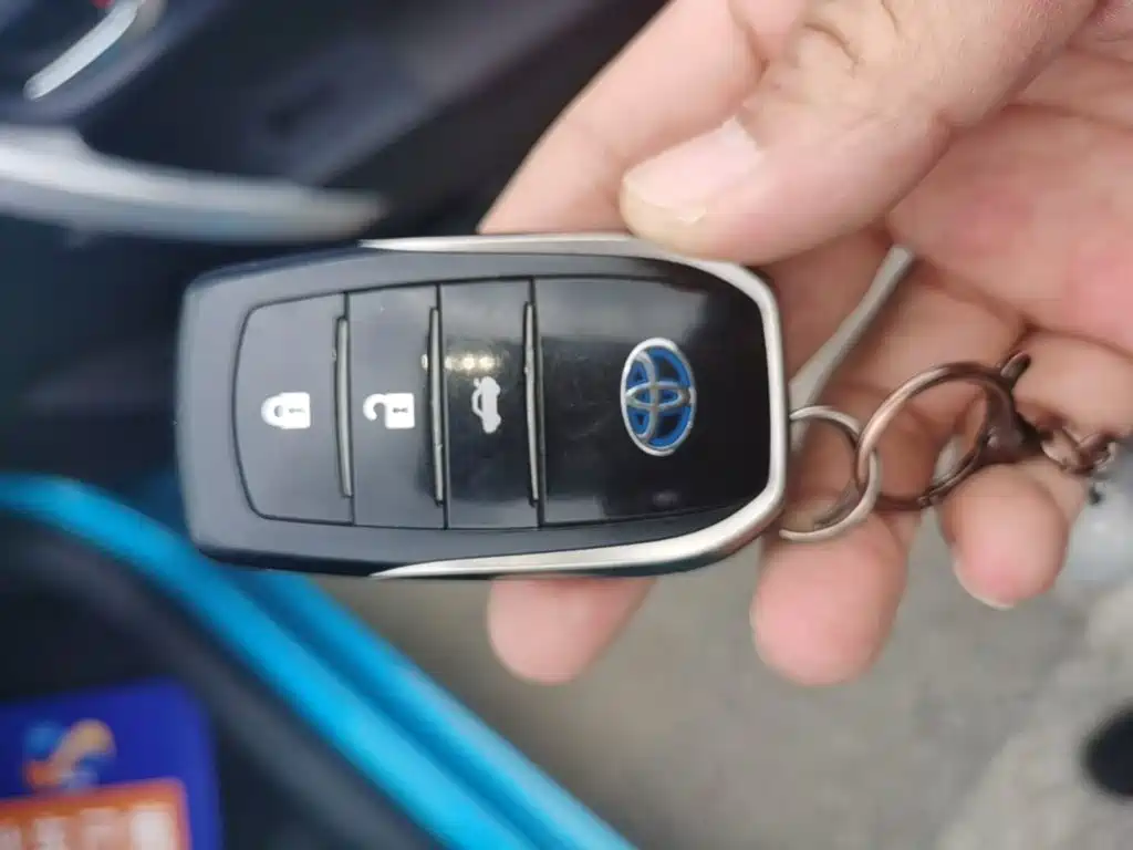 Toyota Corolla Hybrid — миниатюра 9
