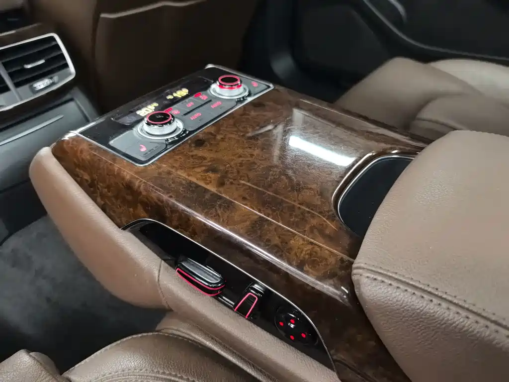 Audi A8 — миниатюра 12