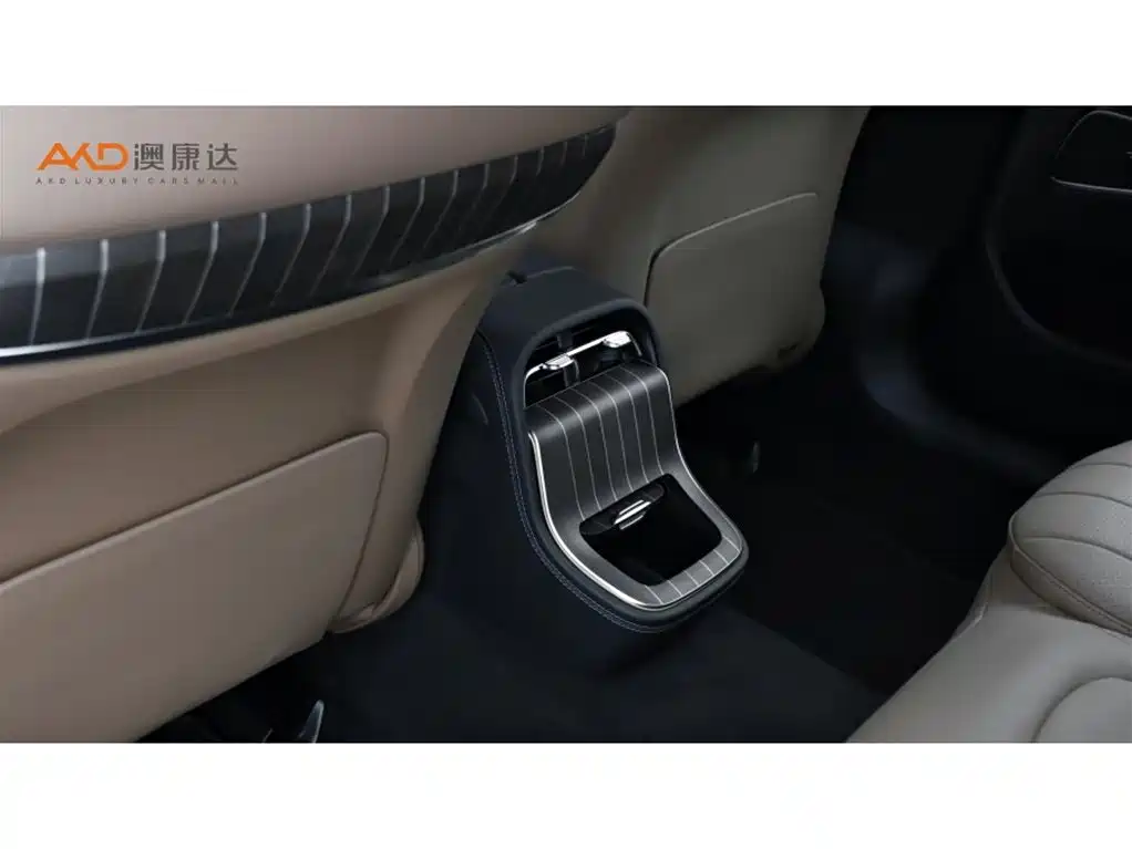Mercedes-Benz E-Class — миниатюра 9