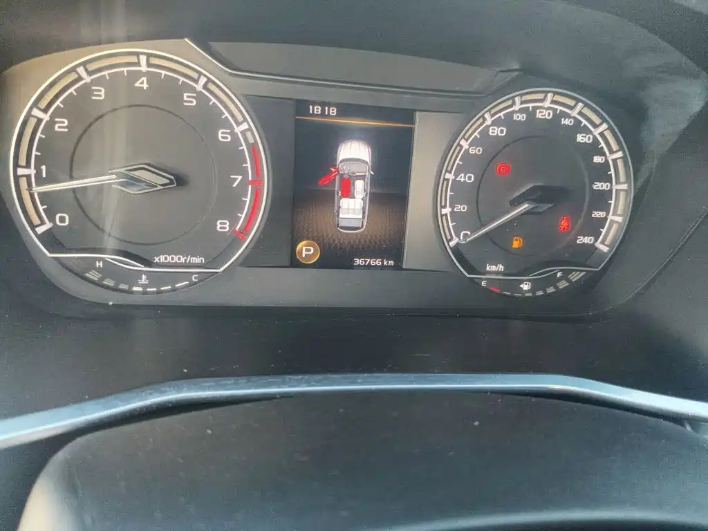 Geely Binyue — миниатюра 13