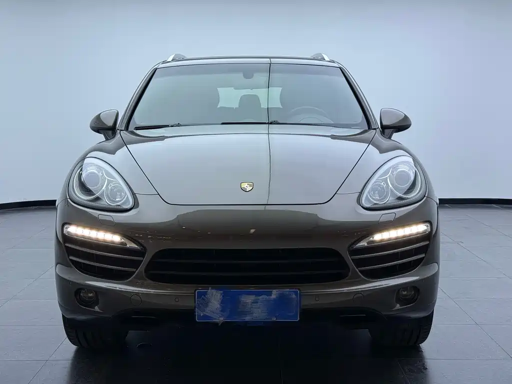 Porsche Cayenne — миниатюра 3
