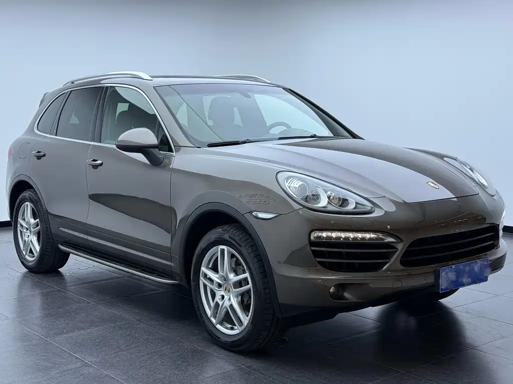 Porsche Cayenne — миниатюра 4