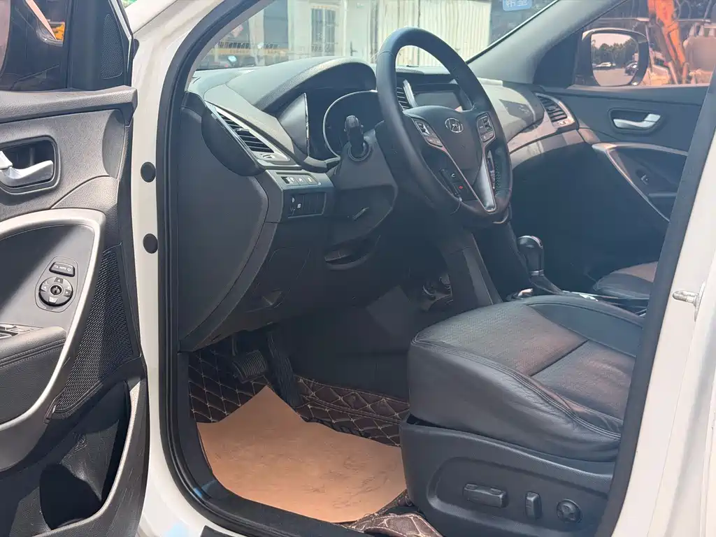 Hyundai Santa Fe 2.4L Auto 2WD Smart Type, фото 5