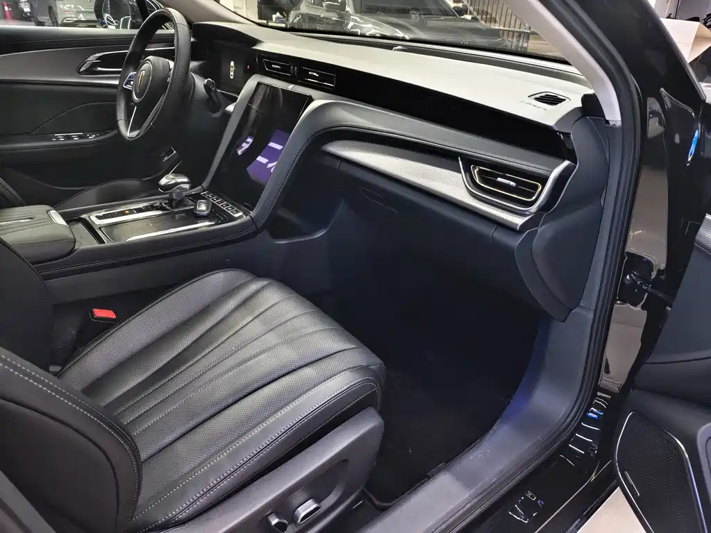 Hongqi Hongqi H5 — миниатюра 3