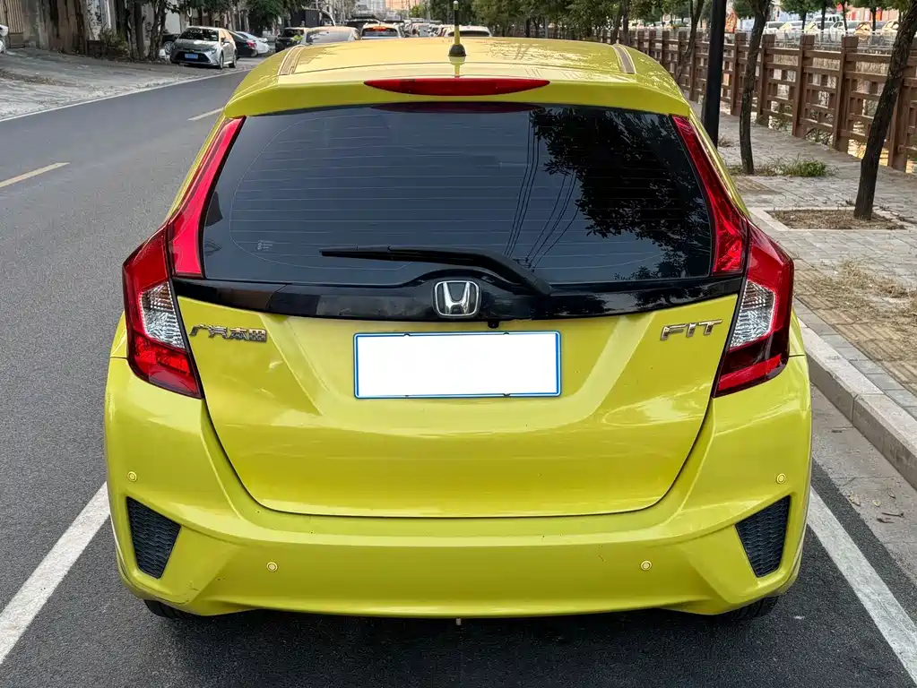 Honda Fit — миниатюра 5