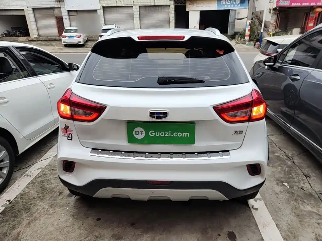 Geely Vision X3 — миниатюра 6