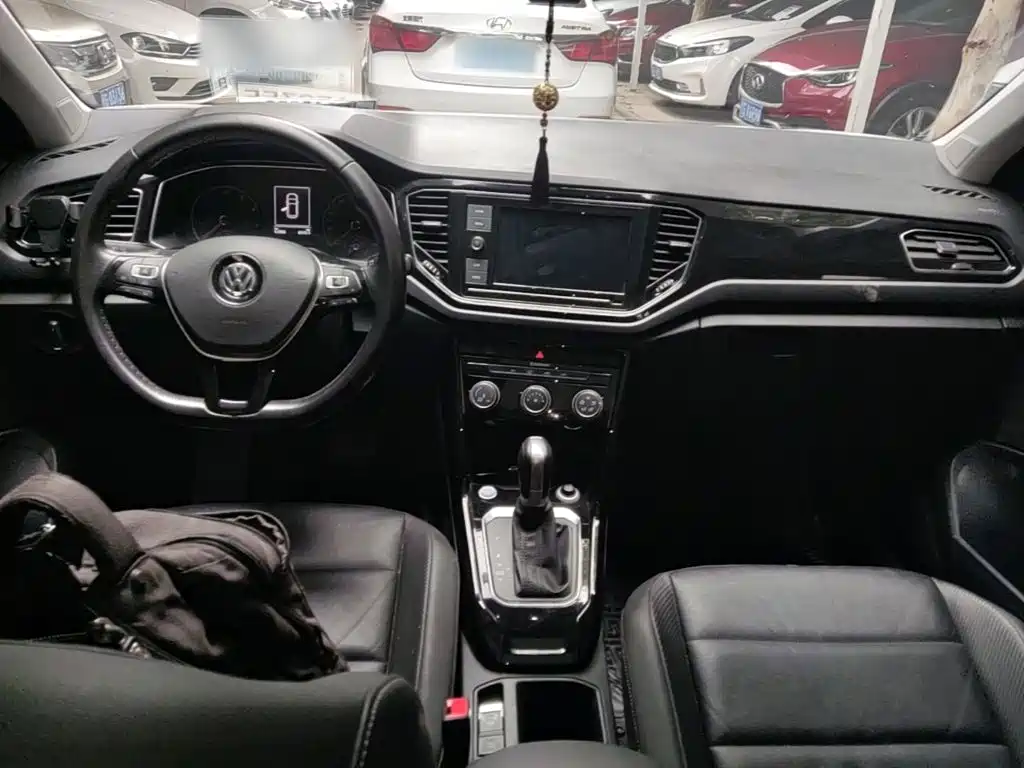 Volkswagen T-Roc — миниатюра 10