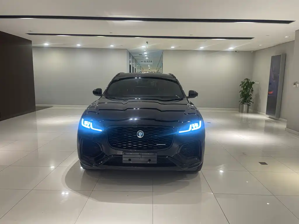 Jaguar F-Pace 2024 P250 R-Dynamic SE