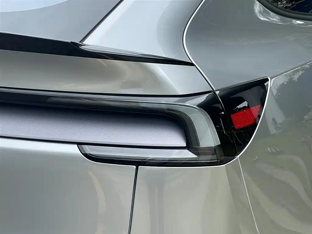 Tesla Model Y L — фотографии объявления, Фото 15