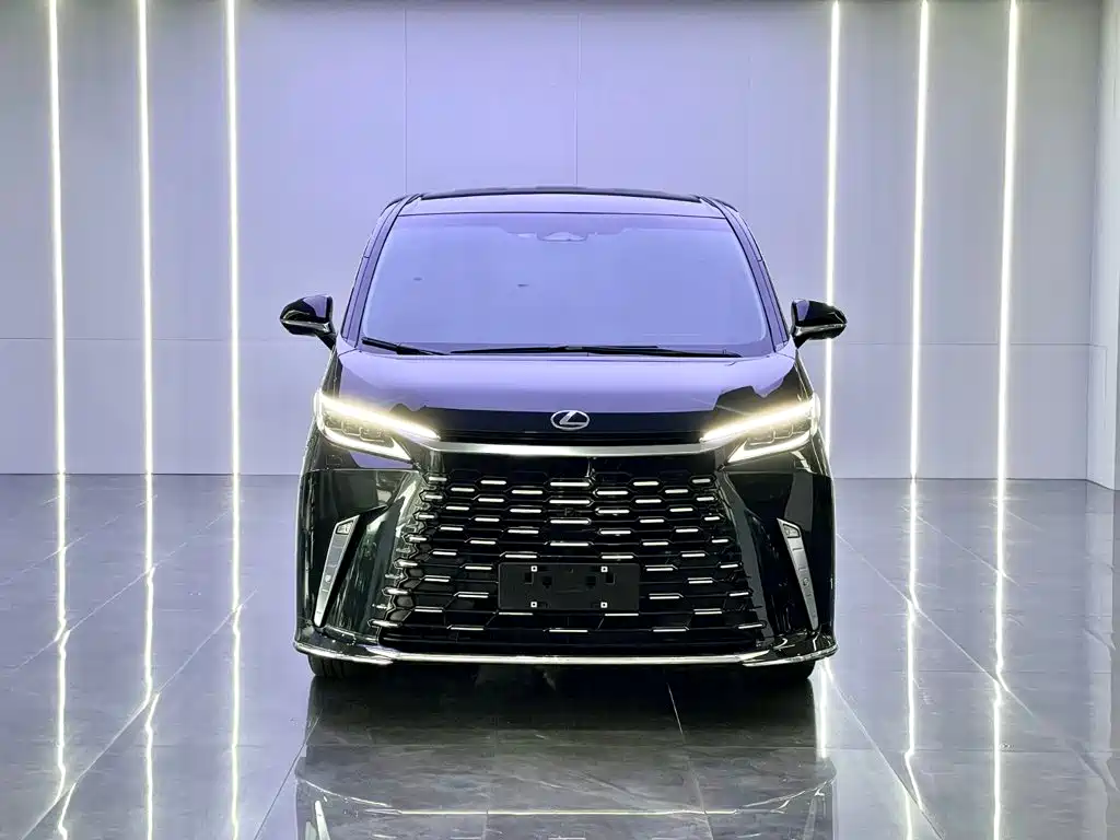 Lexus LM — миниатюра 2