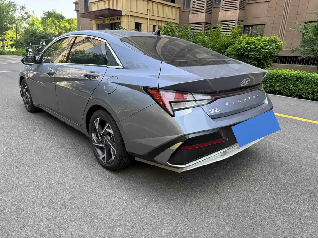 Hyundai Elantra 2023 1.5L CVT LUX Luxury