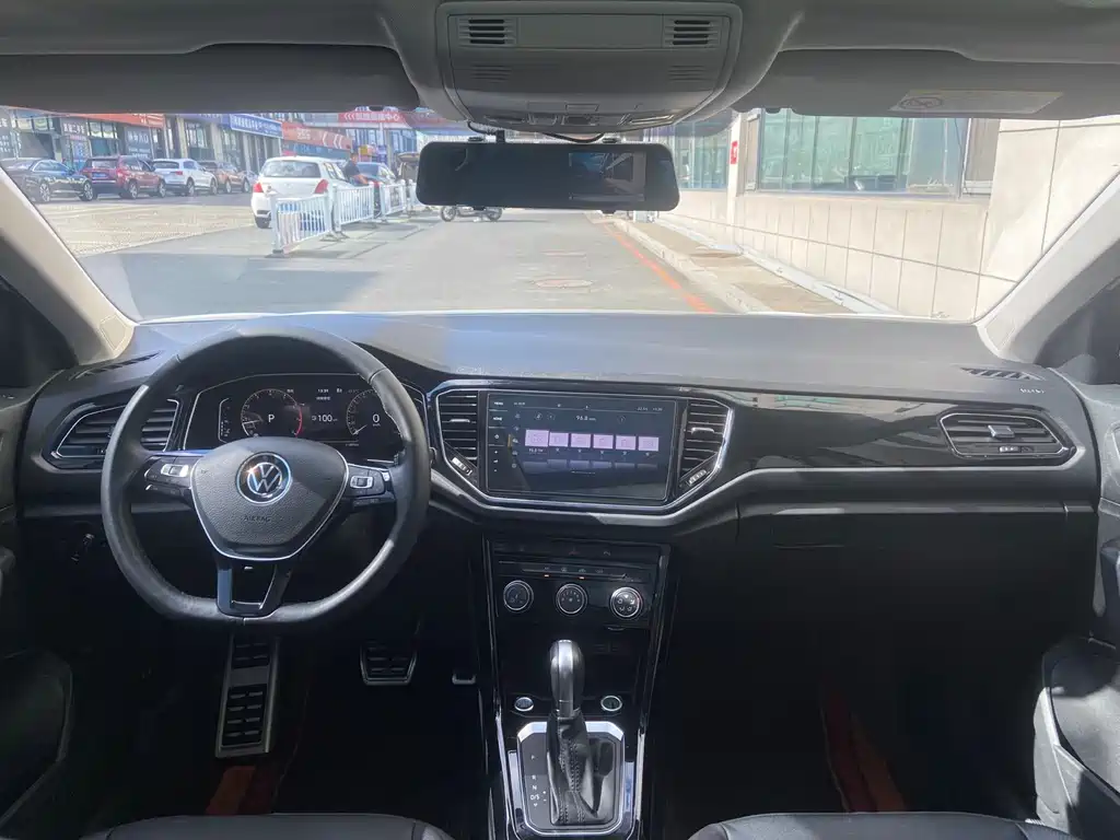 Volkswagen T-Roc — миниатюра 4