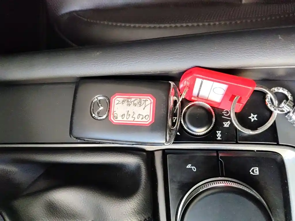 Mazda 3 Axela — миниатюра 9