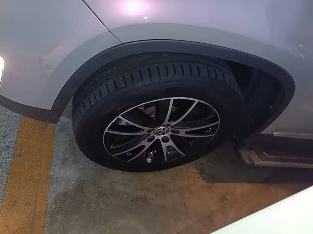 Volkswagen Tiguan — миниатюра 23