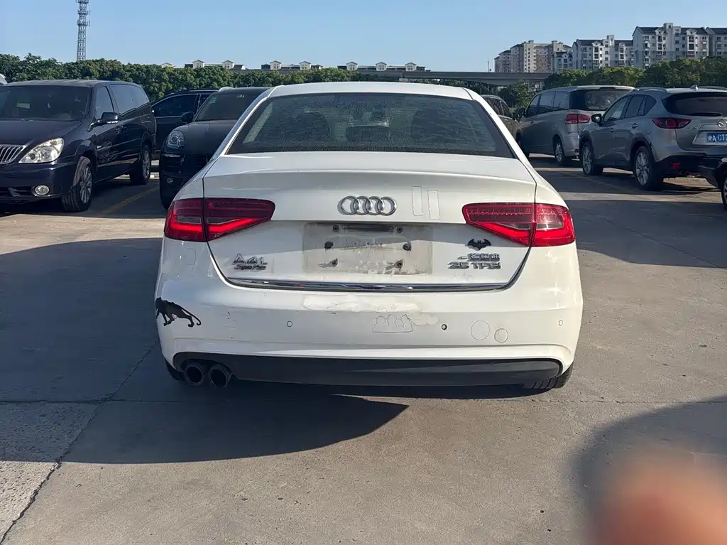 Audi A4L 2013 35 TFSI AT Comfort