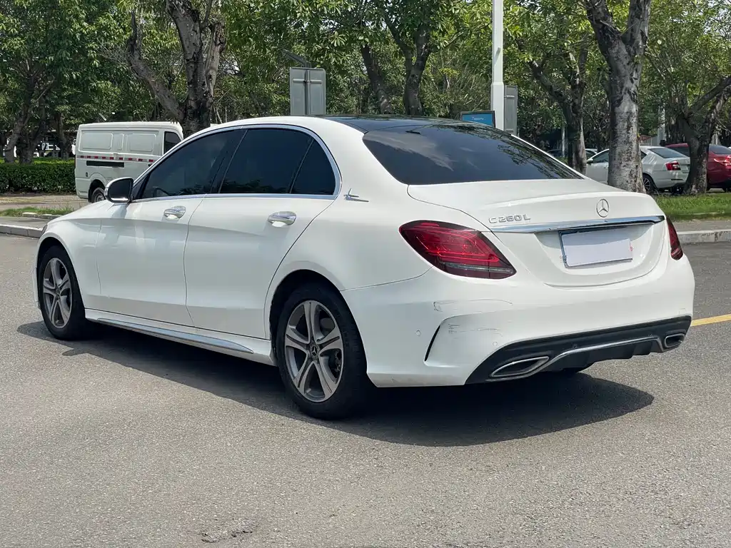 Mercedes-Benz C-Class — миниатюра 14