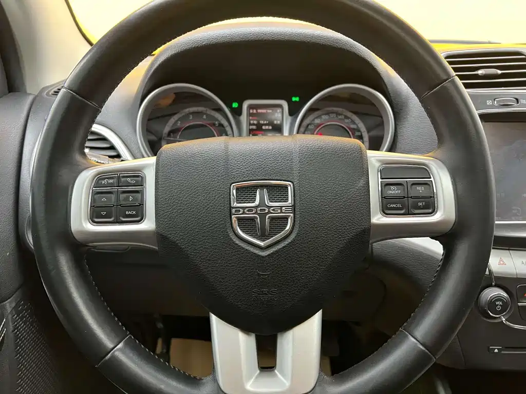 Dodge Journey — миниатюра 9
