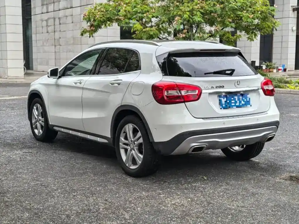 Mercedes-Benz GLA — миниатюра 12