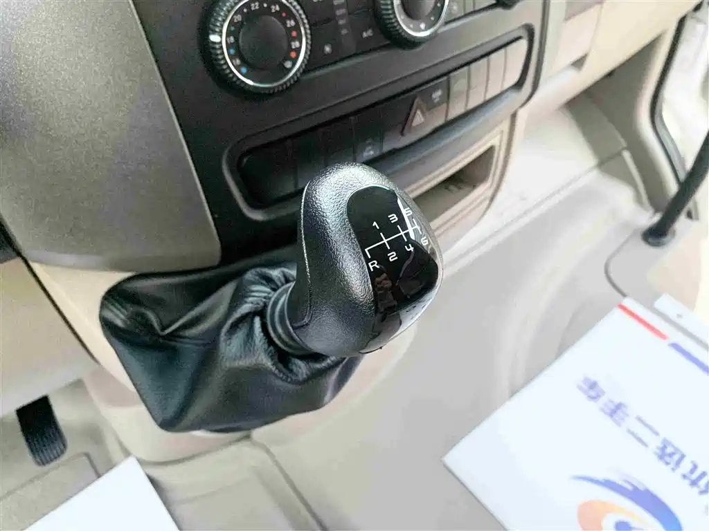 Mercedes-Benz Sprinter — миниатюра 12