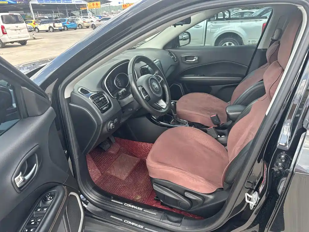 Jeep Compass — миниатюра 8