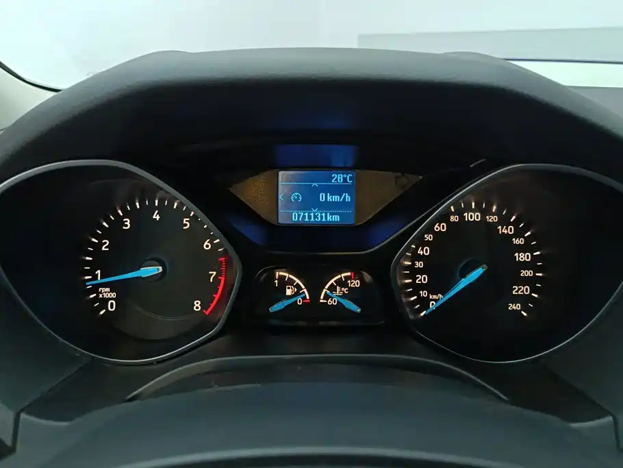 Ford Focus — миниатюра 14