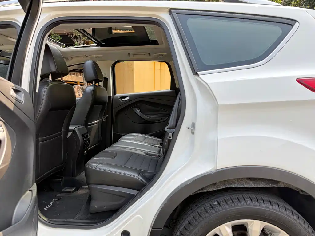 Ford Kuga — миниатюра 7