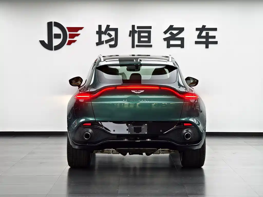 Aston Martin DBX 2023 4.0T V8