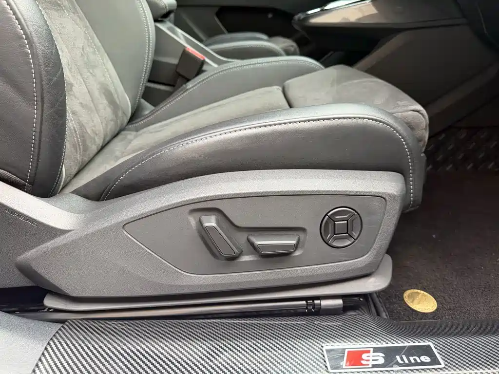 Audi Q4 e-tron — миниатюра 6