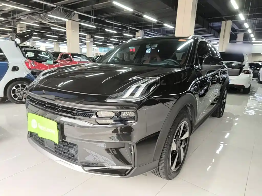 Lynk & Co 06