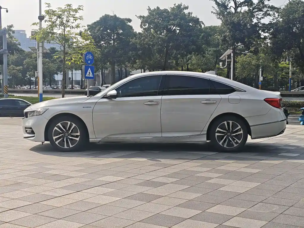 Honda Accord — миниатюра 9