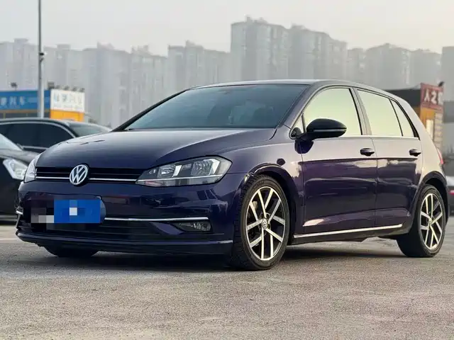 VOLKSWAGEN GOLF